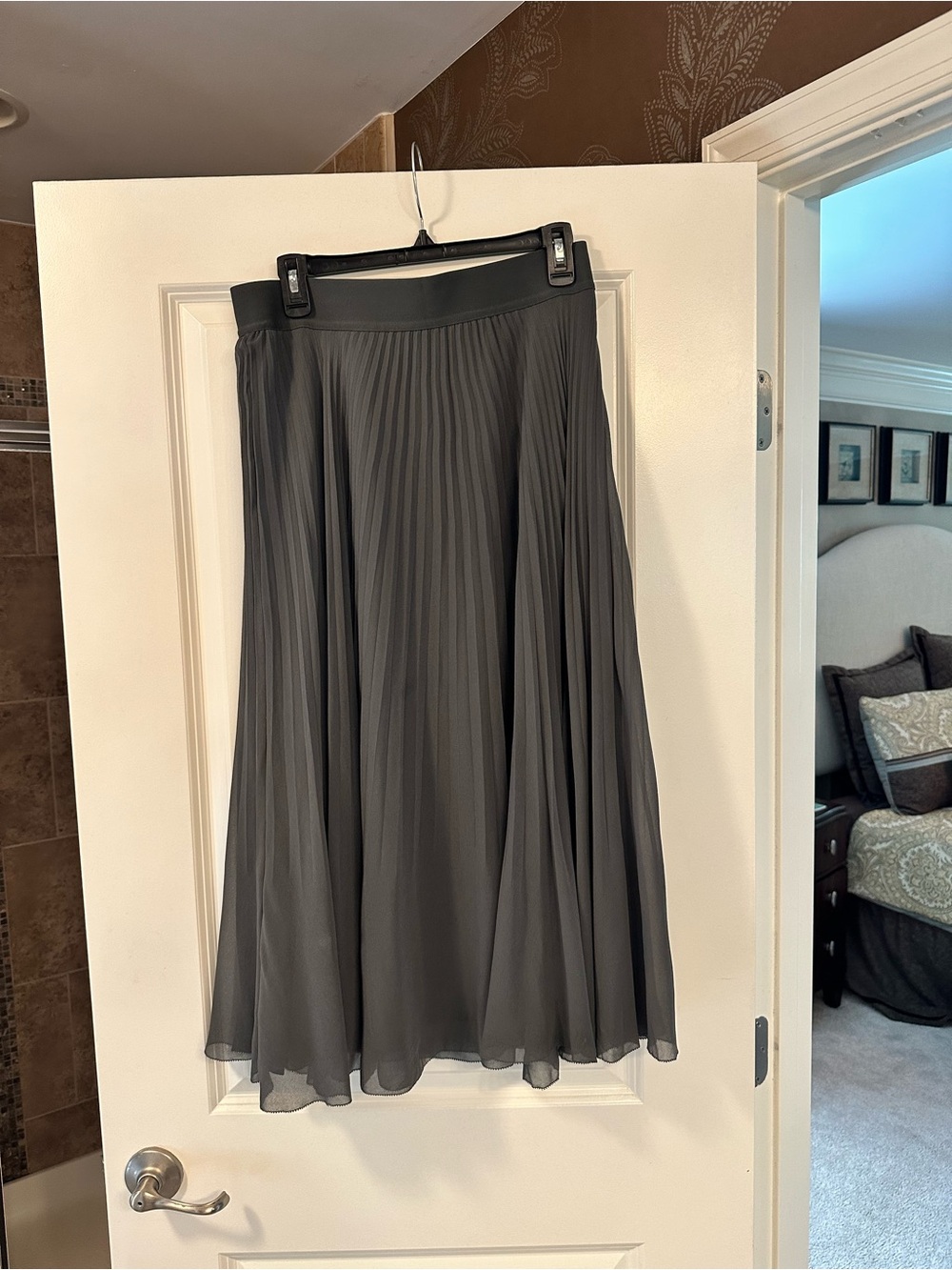 Aritzia Wilfred Twirl Pleated Skirt - Gray Size L - Picture 2 of 4